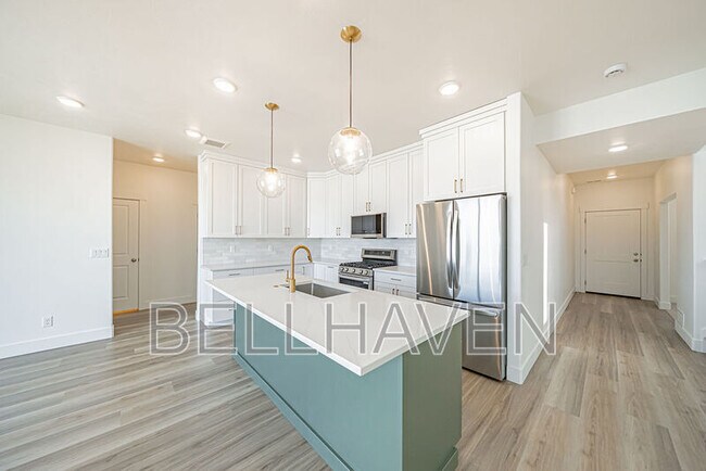 Foto del edificio - 667 S 2275 W