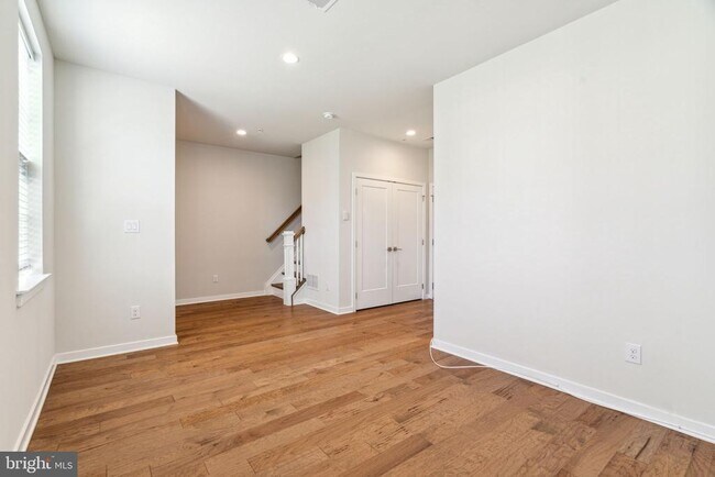 Building Photo - 32 Jessop Ln