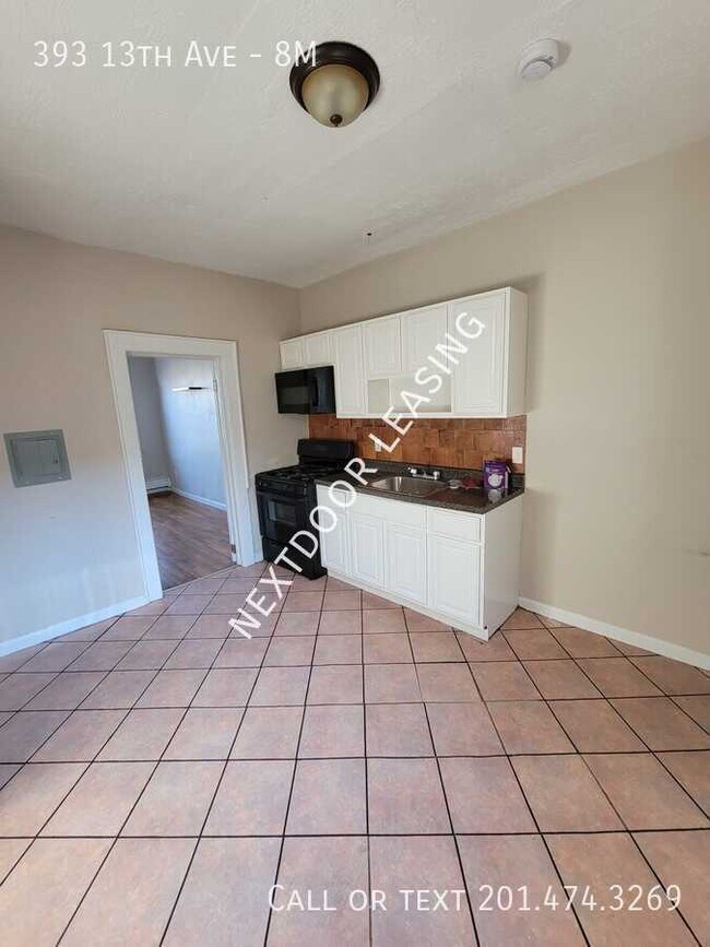 Foto del edificio - 393 13th Ave