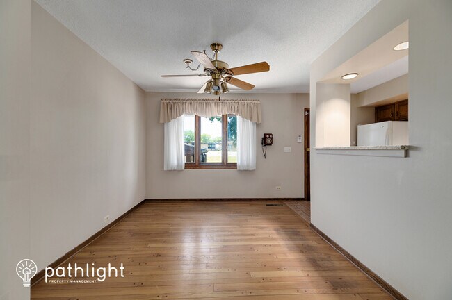 Foto del edificio - 7641 Deerfield Ave