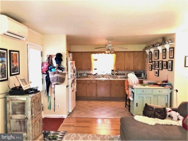 Building Photo - 206 Linden Ln
