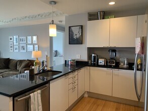 Building Photo - 2 Earhart St