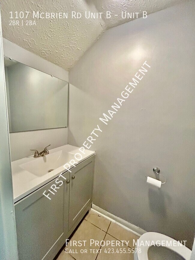Building Photo - 2Bed/1.5Bath East Ridge Duplex: Central AC...