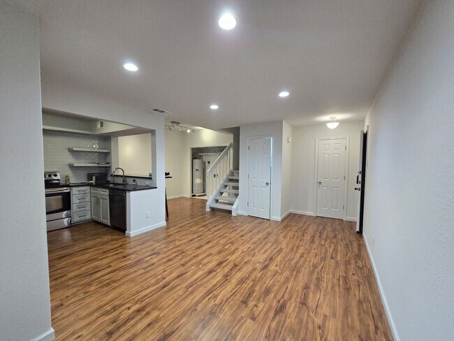 Foto del edificio - 5200 Martel Ave