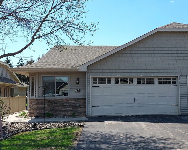 Building Photo - 786 Plum Tree Ln