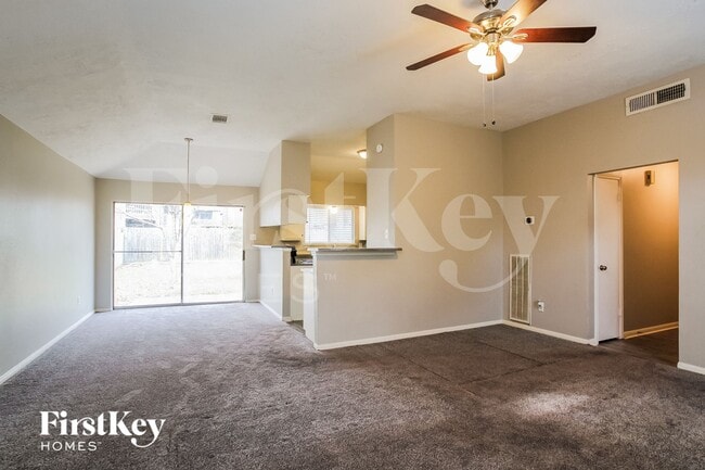 Building Photo - 15410 Pebble Lake Dr