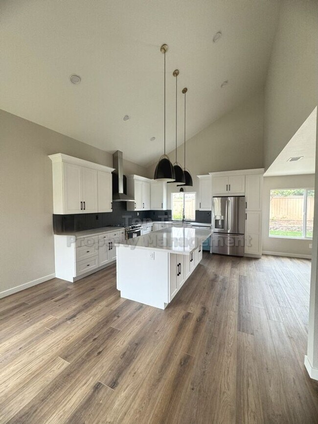 Foto del edificio - Fully Remodeled 3-Bedroom, 2.5 Bath Home i...