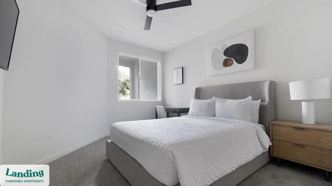 Building Photo - 9235 W Russell Rd