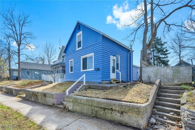 Building Photo - 4201 Train Ave