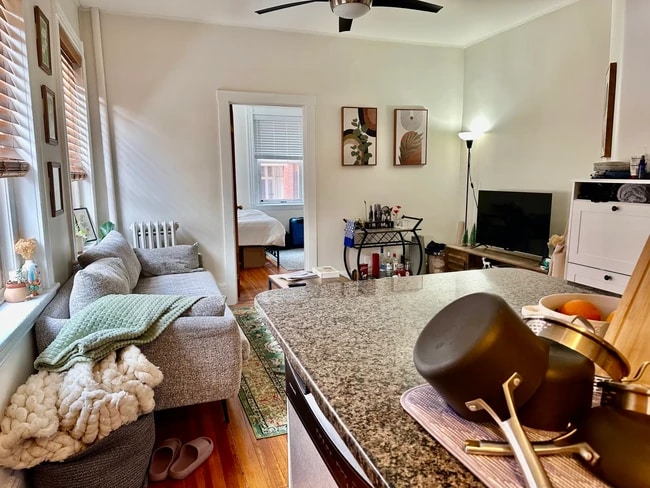 Building Photo - 106 Myrtle St