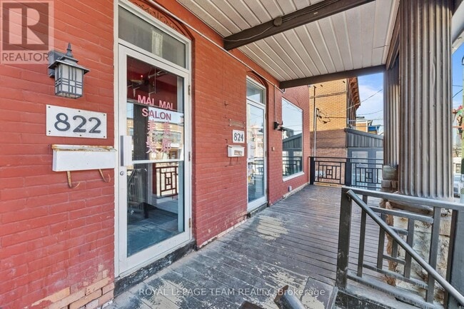 Building Photo - 824 Somerset St W