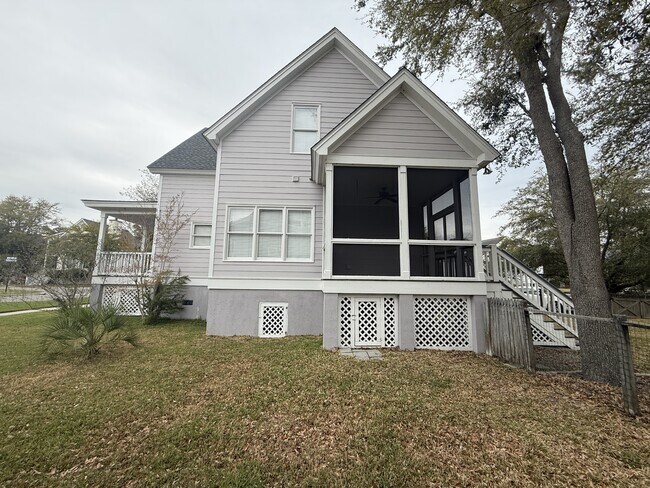 Foto del edificio - 101 Patrick Dr