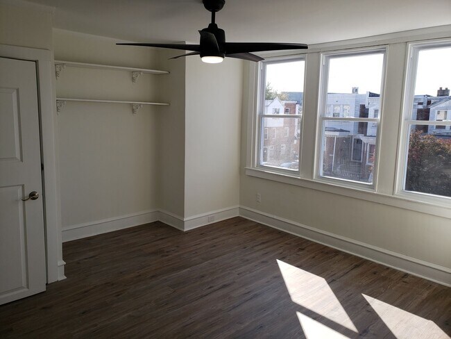 Building Photo - 1733 S Avondale Street