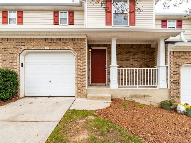Foto del edificio - 427 Red Coat Ln