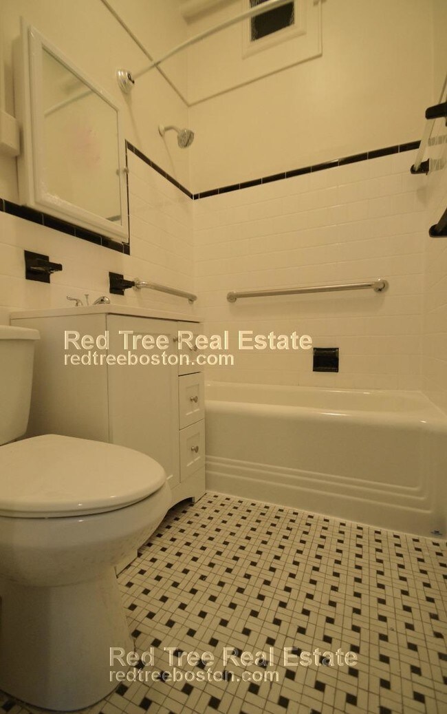Foto del edificio - 1470 Beacon St
