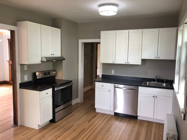 Foto del edificio - 1624 E 5th St