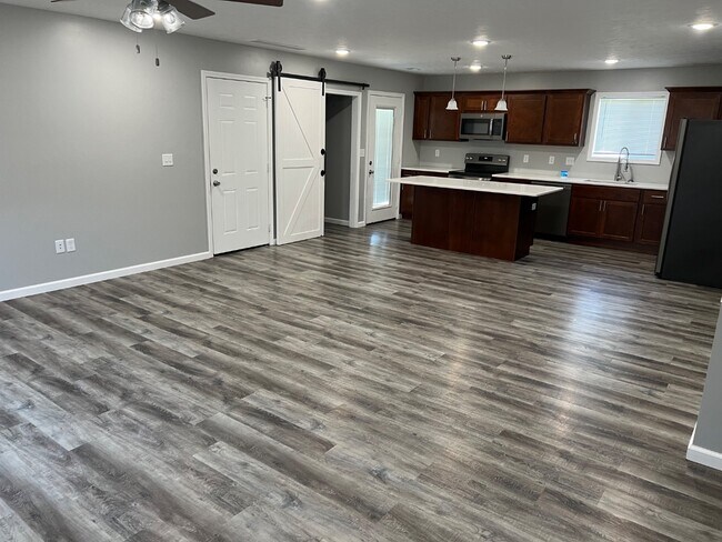 Foto del edificio - 203 Josh Ave