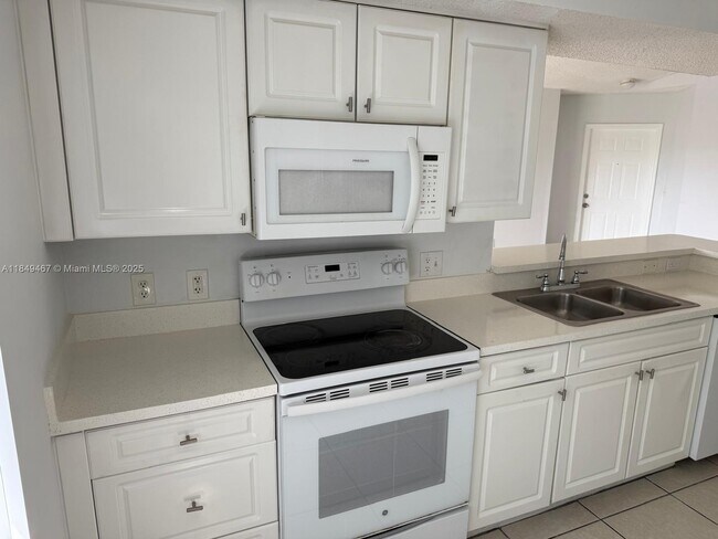 Foto del edificio - 165 NW 96th Ter