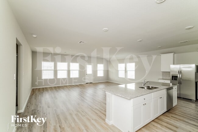 Building Photo - 2712 La Mundial St