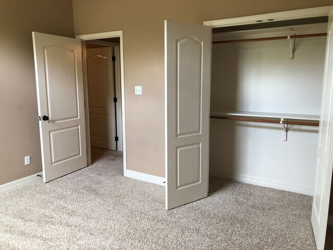 Building Photo - Close to LSUS....RIVERBROOKE SUBDIVISION