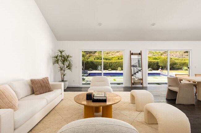 Foto del edificio - 23296 Park Ensenada