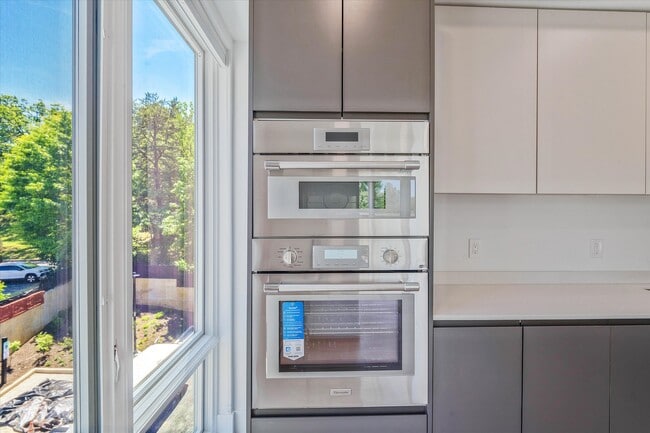 Top-Tier Applicanes - Le Glebe