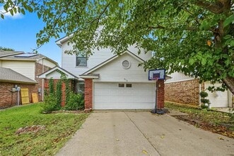 Building Photo - 912 S Old Orchard Ln