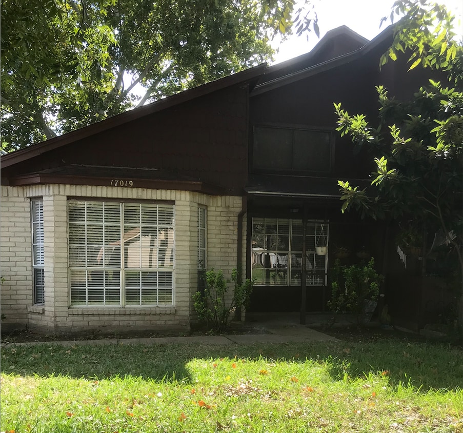 Primary Photo - 17019 Mercado Dr