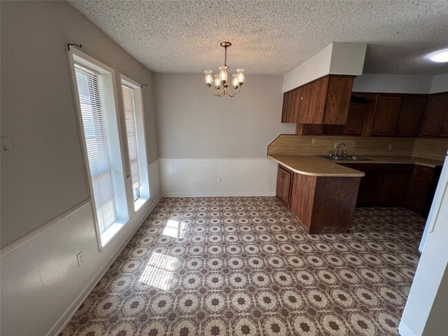 Foto del edificio - 2301 N Woods St