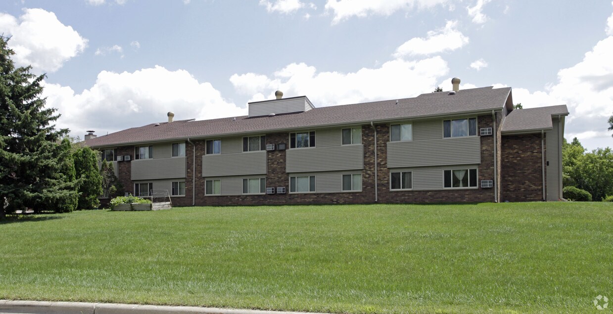 Breezewood Village I Apartments Hartland