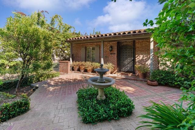 Building Photo - 1400 Pasqualito Dr