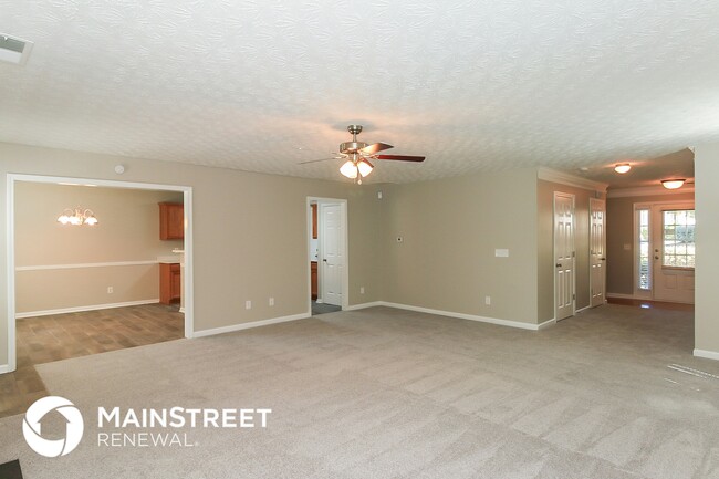 Building Photo - 5730 Union Pointe Dr