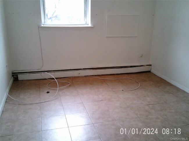 Foto del edificio - 745 E 83rd St