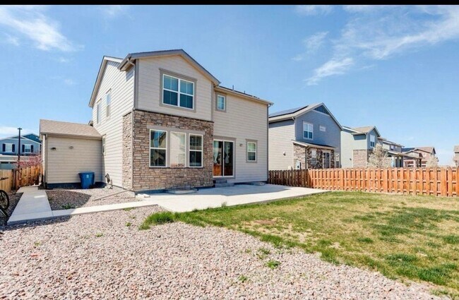 Building Photo - Spacious 4BR House in Aurora