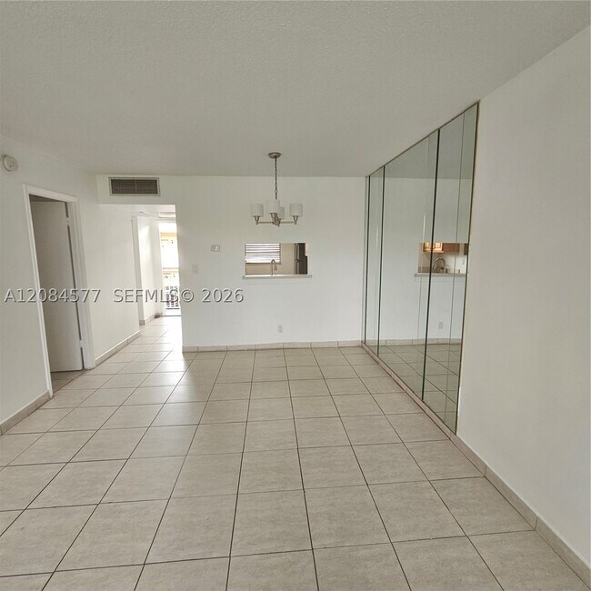 Building Photo - 5021 W Oakland Park Blvd