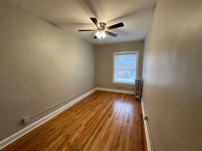 Foto del edificio - 4900 N Saint Louis Ave