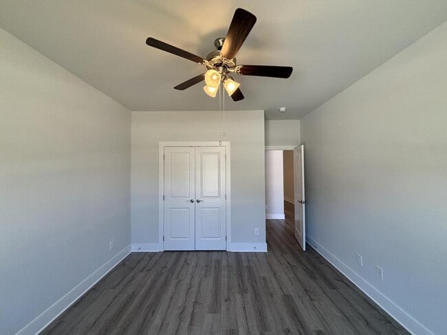 Foto del edificio - 36 Village Ct