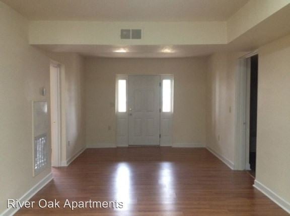 Building Photo - 170 River Oak Dr