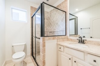 Building Photo - 407 W Bell St