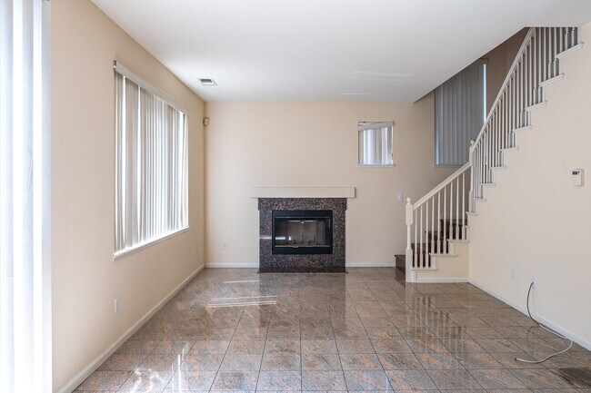 Foto del edificio - 5004 Cedar Oak Terrace