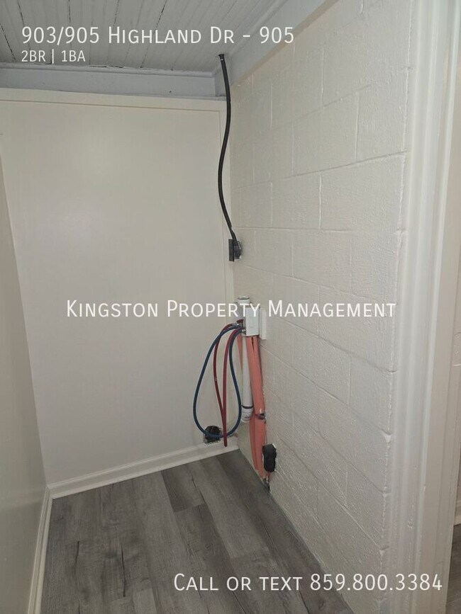 Foto del edificio - 903/905 Highland Dr-905