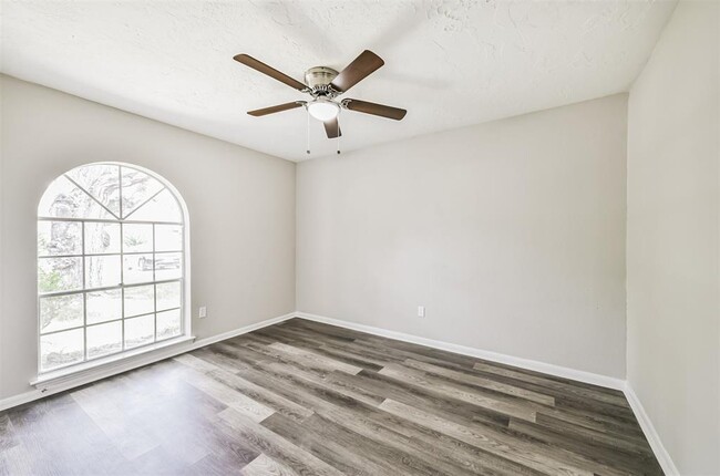 Foto del edificio - 7635 Dawnridge Dr