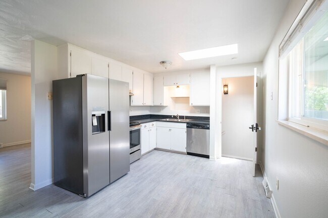 Foto del edificio - 4 Bedroom 2 Bathroom Home in Longmont