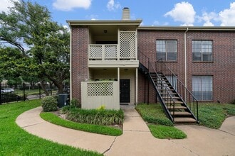Building Photo - 8055 Cambridge St