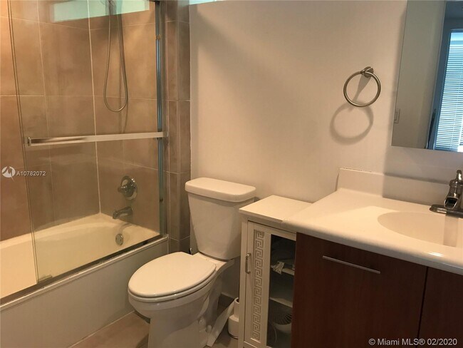 Foto del edificio - 700 NE 63rd St