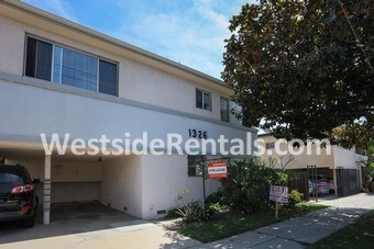 Gated entry unit - 1326 Saltair S Ave
