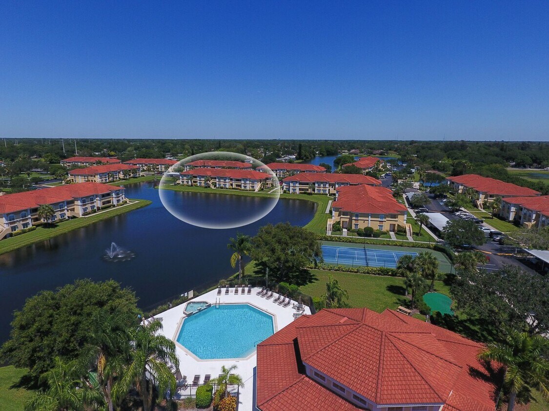 Primary Photo - 3/2 unit with beautiful water view availab...