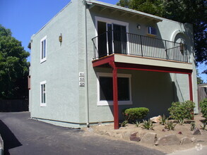 Building Photo - 511-525 Riverside Dr
