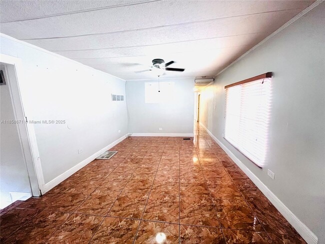 Building Photo - 8181 8181 Northwest South River Dr