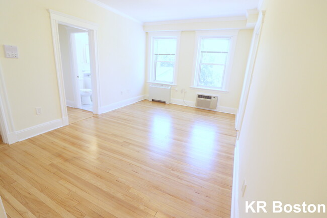 Building Photo - 35 Follen St